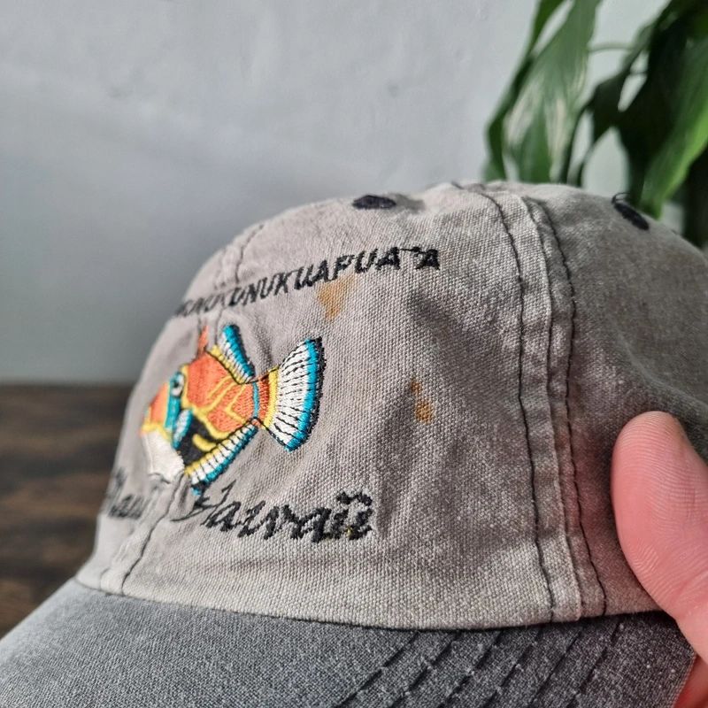 Vintage American Trucker Hat Snapback cap one size adjustable fish maui hawaii