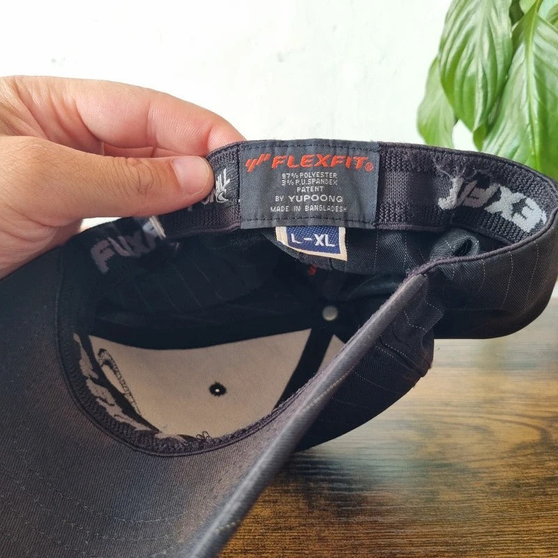 Vintage O'Neill Baseball Hat Snapback cap one size large XL black pinstripe fitted