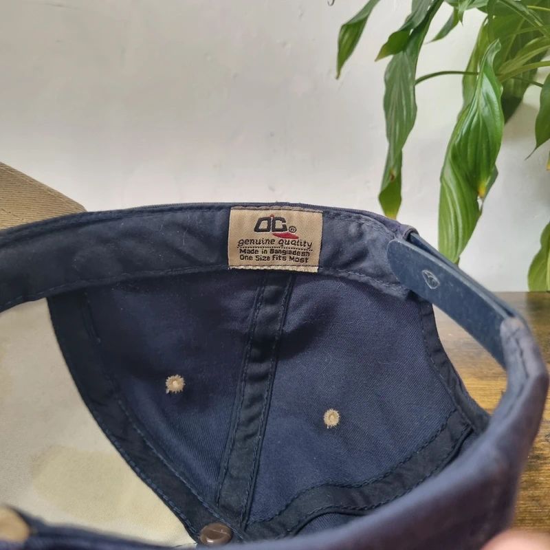 Vintage American baseball Hat Snapback cap one size adjustable navy beige Chevrolet dealer