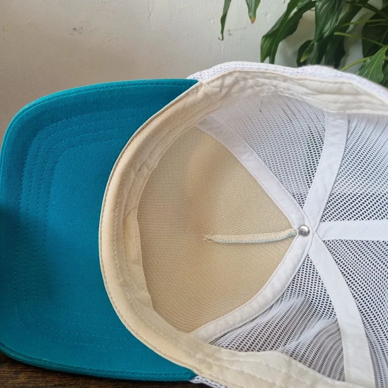 Columbia Trucker Hat Snapback cap one size adjustable white blue mountain print