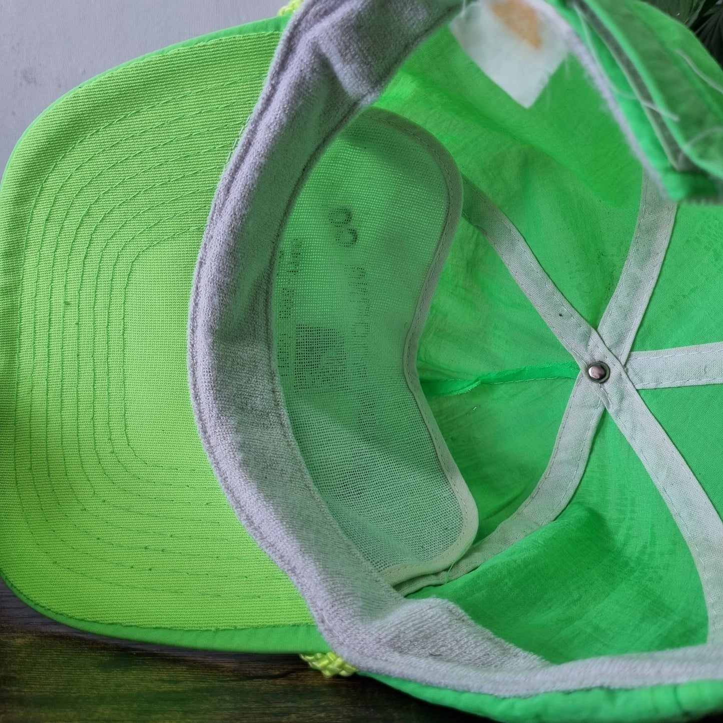 Vintage American Trucker Hat Snapback cap one size adjustable neon green roofing