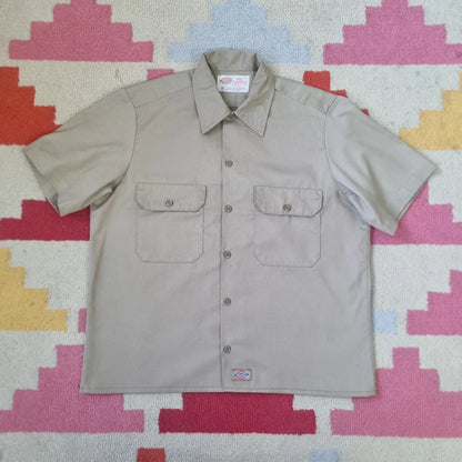Vintage Dickies Boxy Fit Cropped Shirt Short Sleeve Medium plain beige Button Up Skater Y2K Surf
