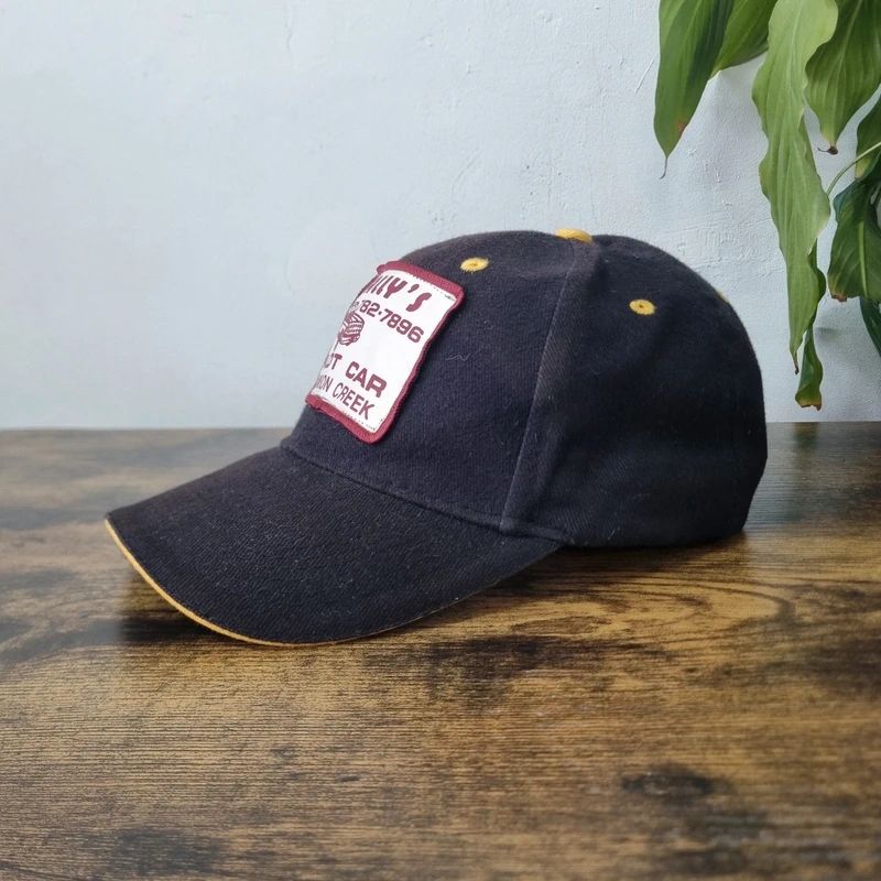 Vintage American baseball Hat Snapback cap one size adjustable black wally's Car