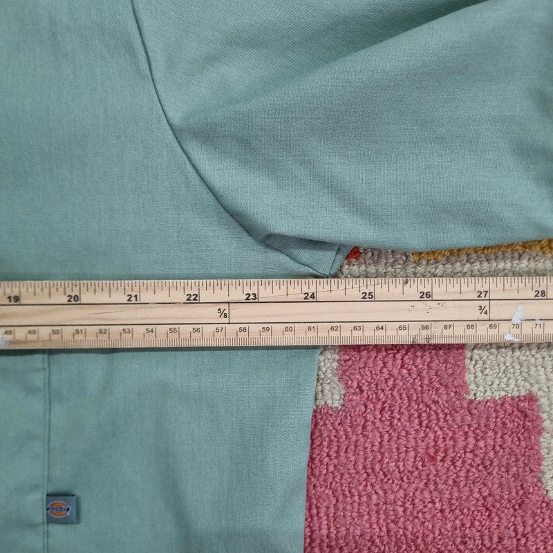 Vintage Dickies Boxy Fit Cropped Shirt Short Sleeve large plain green Button Up Skater Y2K Surf