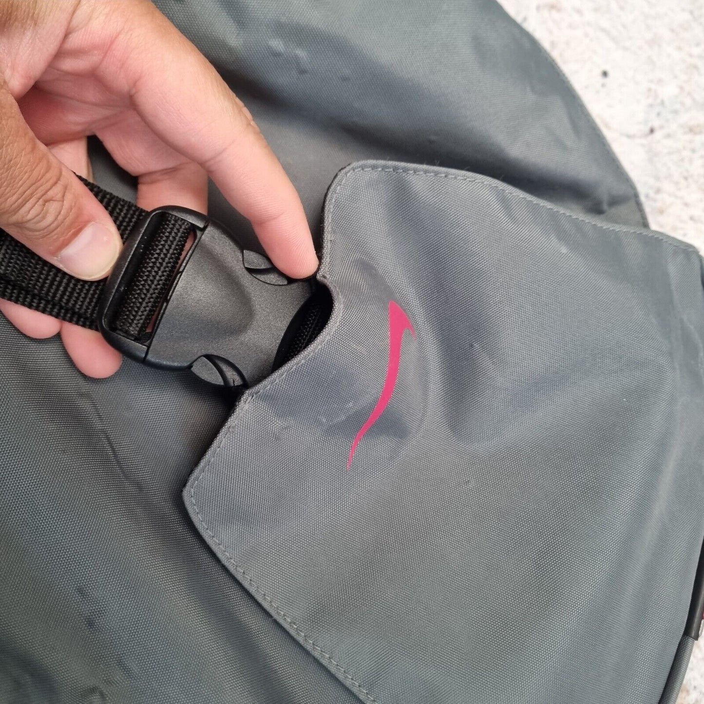 2000s Nike Backpack Rare Y2K Youth Size / Kids Black Grey