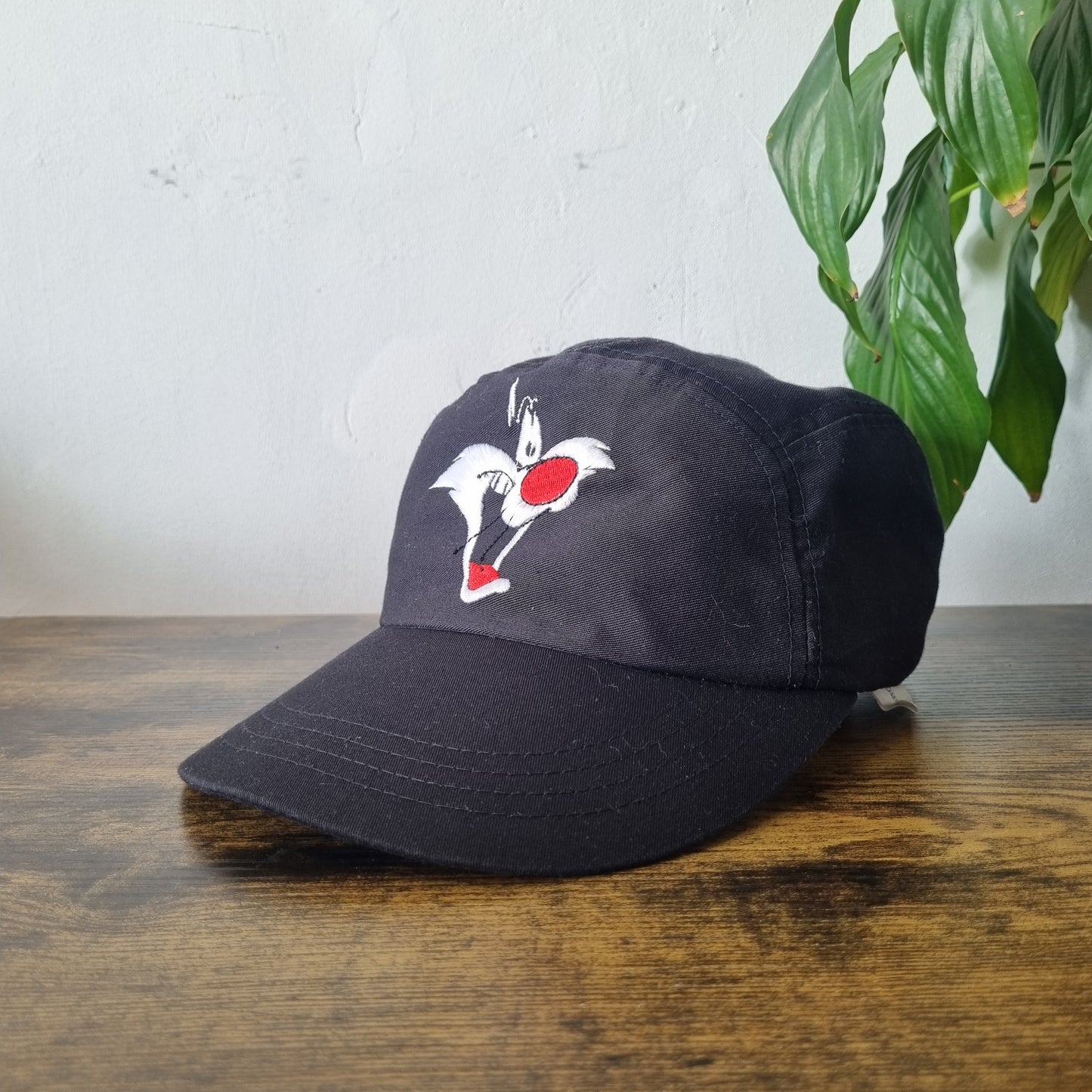 Vintage Looney Tunes 5 Panel Hat Snapback cap one size Silvester Black