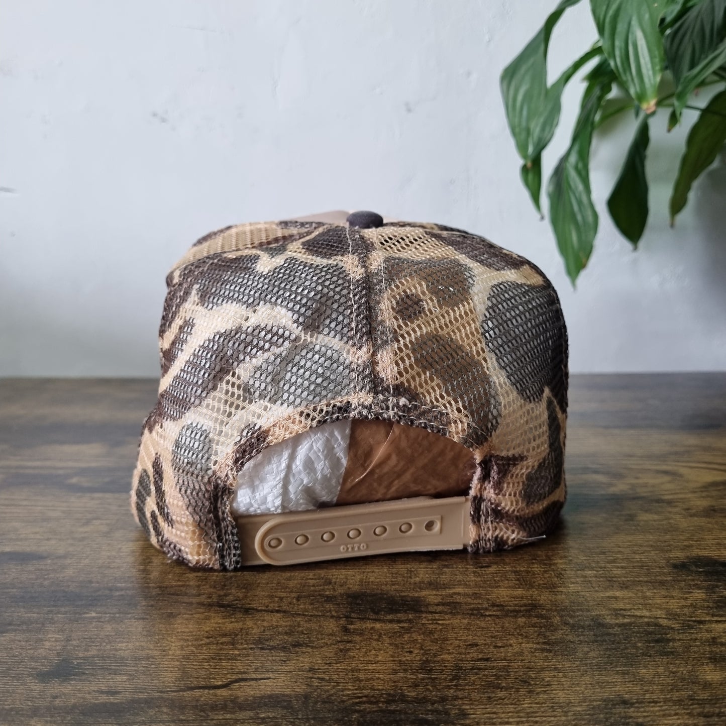 Vintage American Trucker Hat Snapback cap one size adjustable beige camo shark