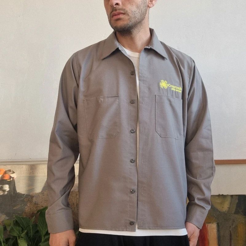 Vintage American Boxy Fit Cropped Shirt long Sleeve Medium plain grey Button Up Skater Y2K Surf