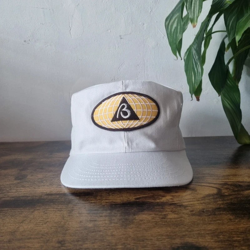 Vintage American Trucker Hat Snapback cap one size adjustable white globe