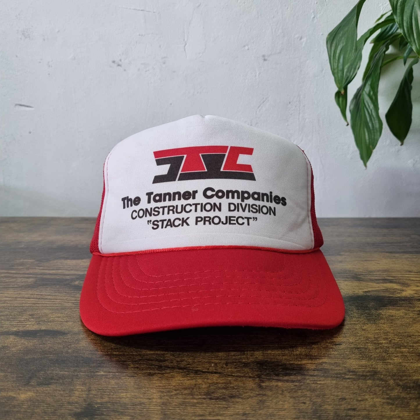 Vintage American Trucker Hat Snapback cap one size white red The tanner construc