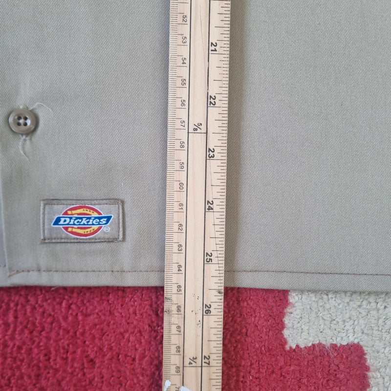 Vintage Dickies Boxy Fit Cropped Shirt Short Sleeve Medium plain beige Button Up Skater Y2K Surf