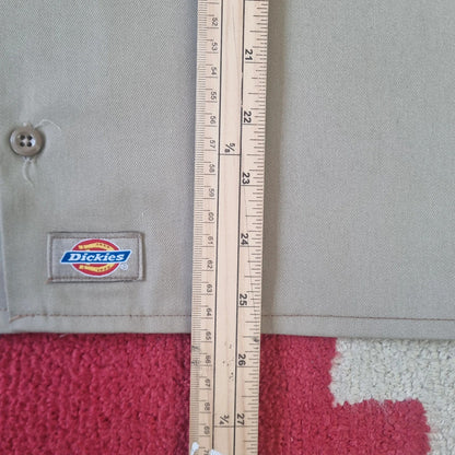 Vintage Dickies Boxy Fit Cropped Shirt Short Sleeve Medium plain beige Button Up Skater Y2K Surf