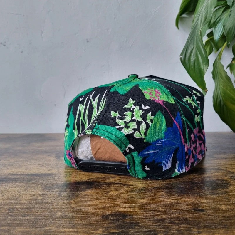 Vintage American Trucker Hat Snapback cap one size adjustable black green leaf print vermeer