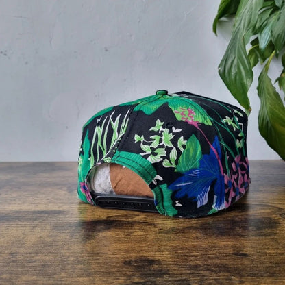 Vintage American Trucker Hat Snapback cap one size adjustable black green leaf print vermeer