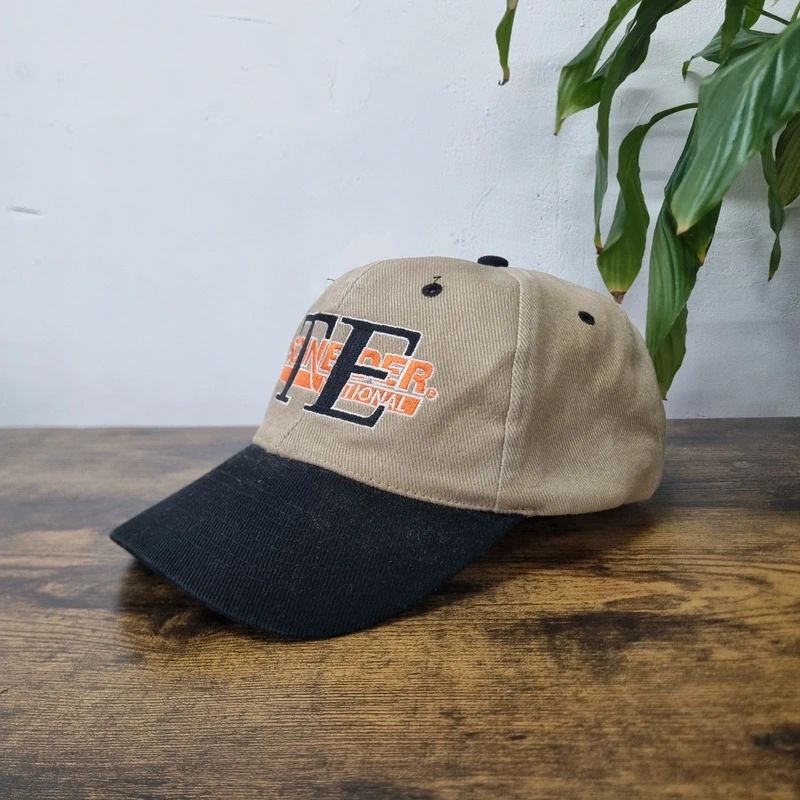 Vintage American baseball Hat Snapback cap one size adjustable beige black schneider