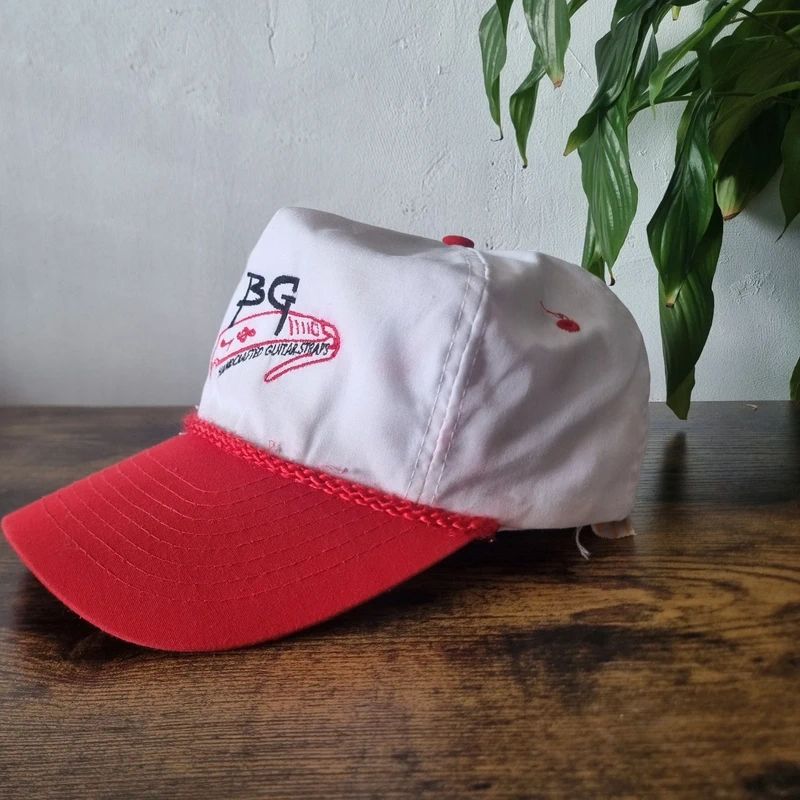 Vintage American Trucker Hat Snapback cap one size adjustable white red guitar straps