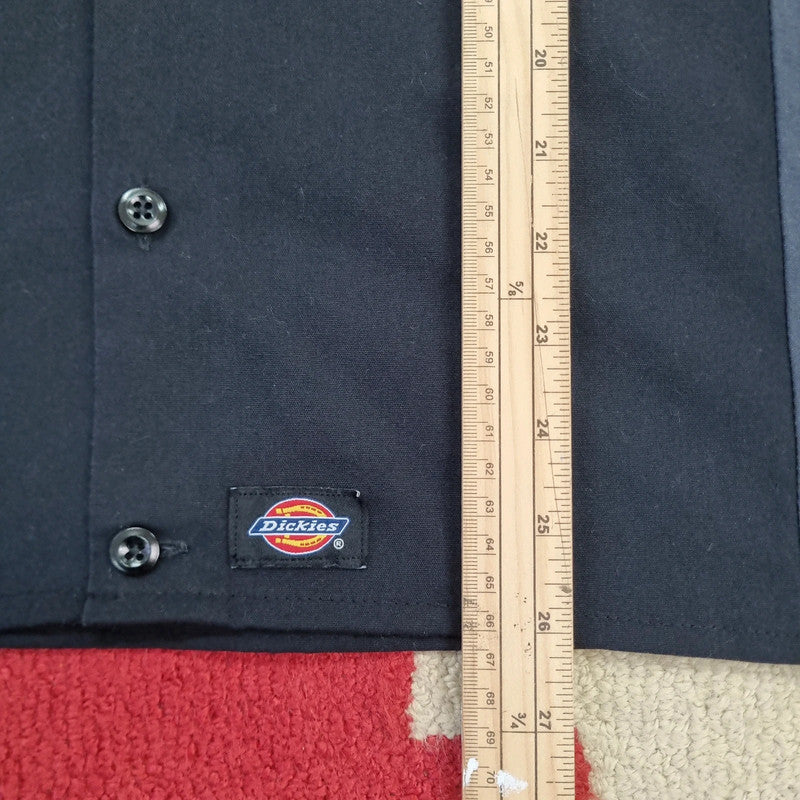 Vintage Dickies Boxy Fit Cropped Shirt Short Sleeve Medium plain Black Button Up Skater Y2K Surf