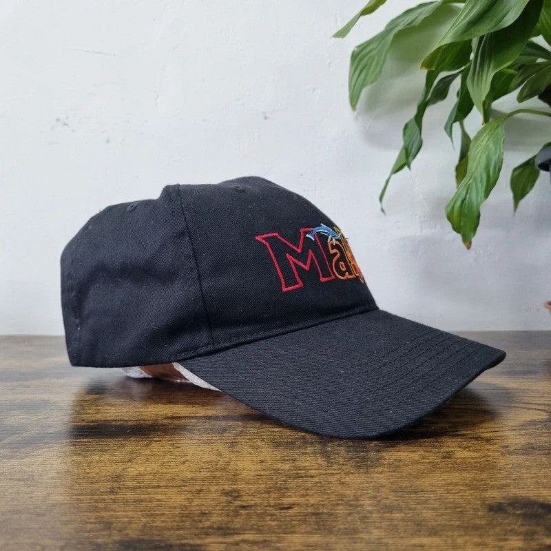 Vintage American Baseball Hat Snapback cap one size adjustable black Maui y2k