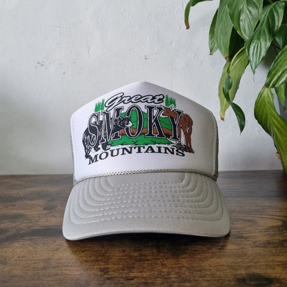 Vintage American Trucker Hat Snapback cap one size adjustable grey white smoky mountains wildlife