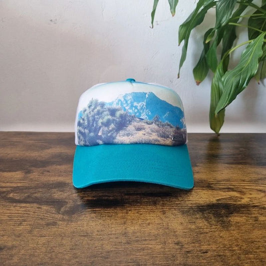 Columbia Trucker Hat Snapback cap one size adjustable white blue mountain print