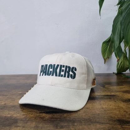 vintage 90s Packers embroidered logo snapback hat basbeall cap cream green