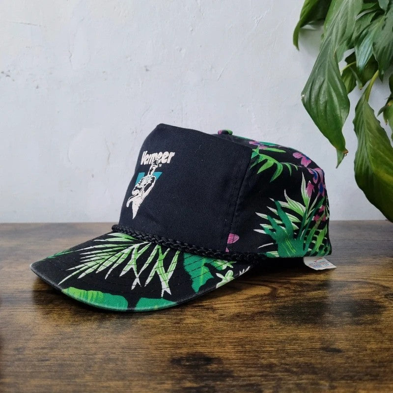 Vintage American Trucker Hat Snapback cap one size adjustable black green leaf print vermeer