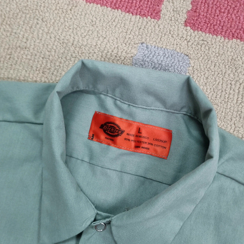 Vintage Dickies Boxy Fit Cropped Shirt Short Sleeve large plain green Button Up Skater Y2K Surf