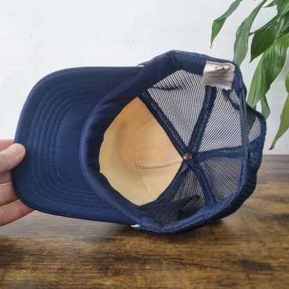 Vintage American lumber Trucker Hat snapback cap one size adjustable 90s navy white