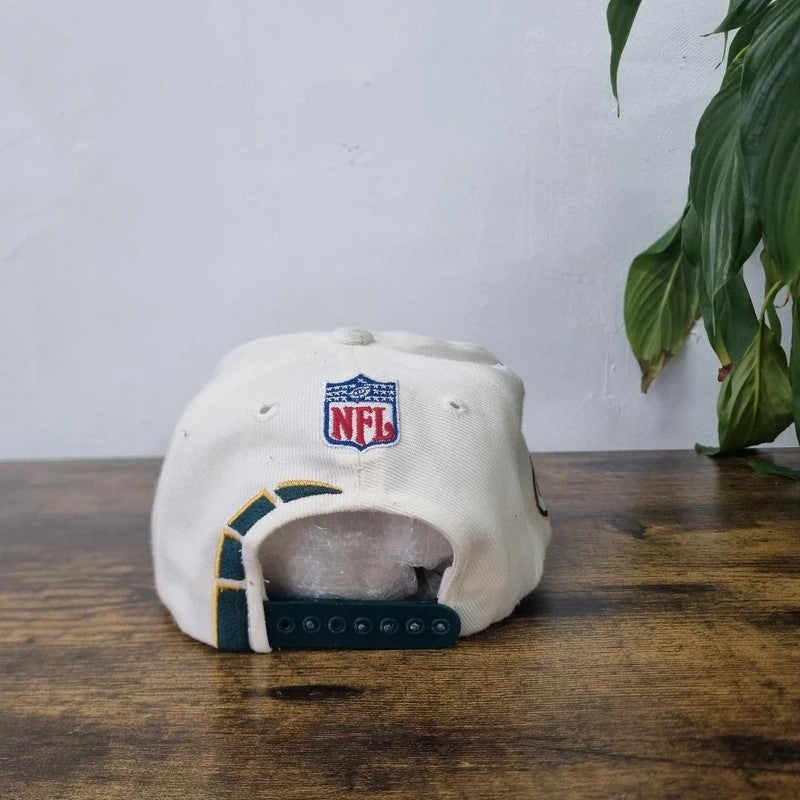 vintage 90s Packers embroidered logo snapback hat basbeall cap cream green