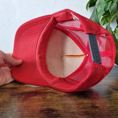 Vintage American Trucker Hat Snapback cap one size adjustable red schlitz