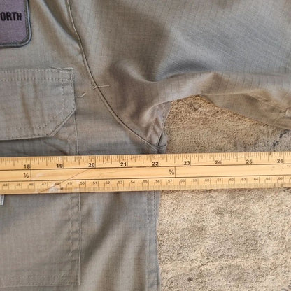 Carhartt Boxy Fit Cropped Shirt Short Sleeve Medium plain Grey Button Up Skater Y2K Surf
