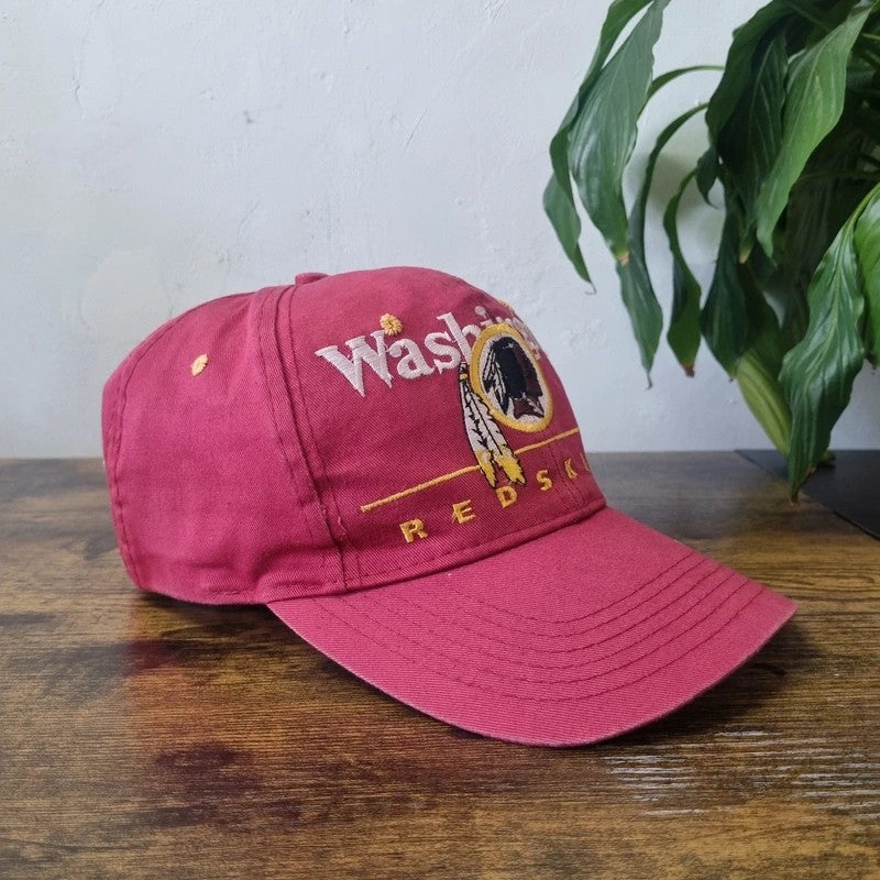 Vintage American Baseball Hat Snapback cap one size adjustable burgundy Washington redskins nfl