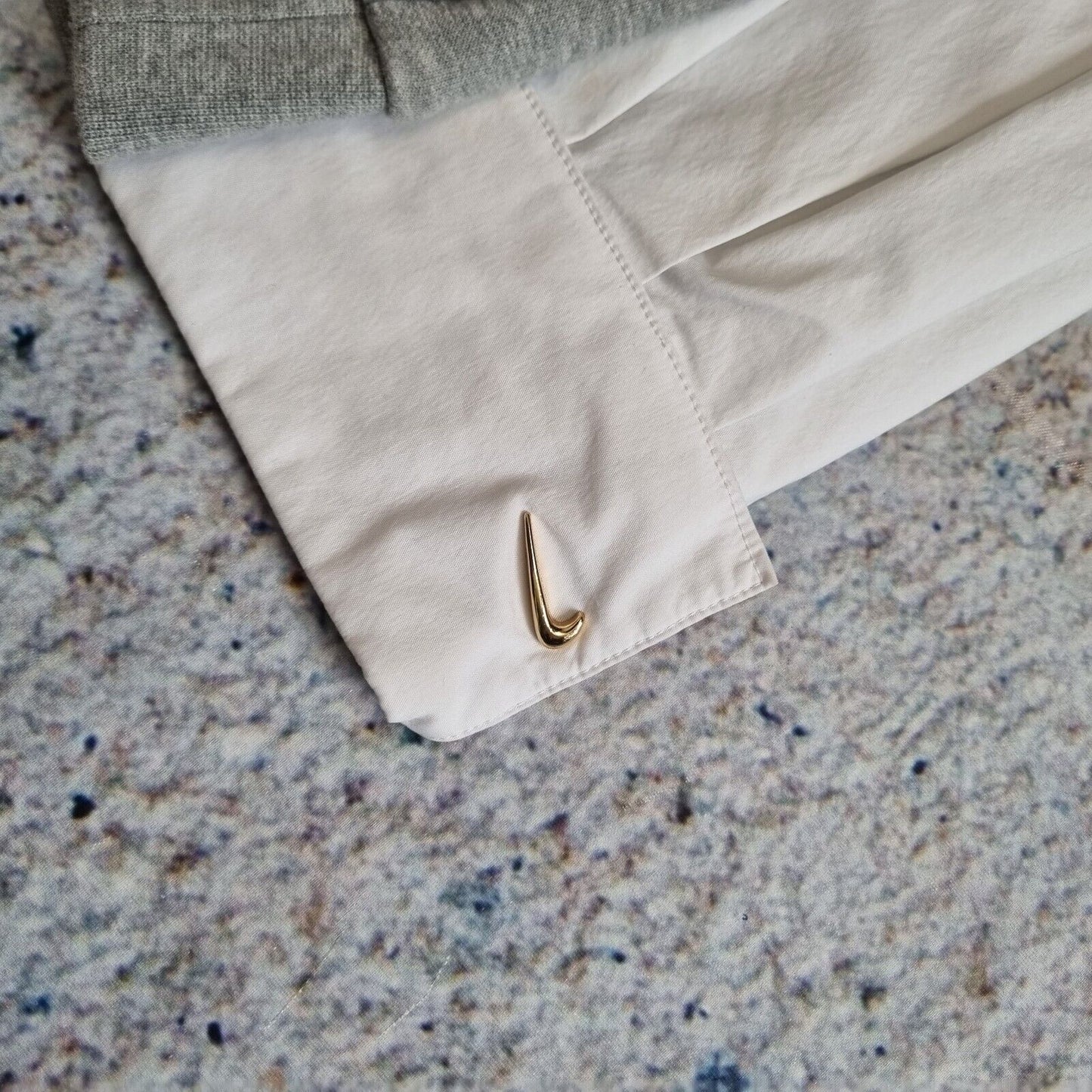 Nike Hoodie Womens Large Grey Pullover Sweatshirt Swoosh Shirt Sleeve Casual L