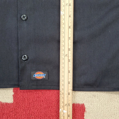 Vintage Dickies Boxy Fit Cropped Shirt Short Sleeve Medium plain Black Button Up Skater Y2K Surf