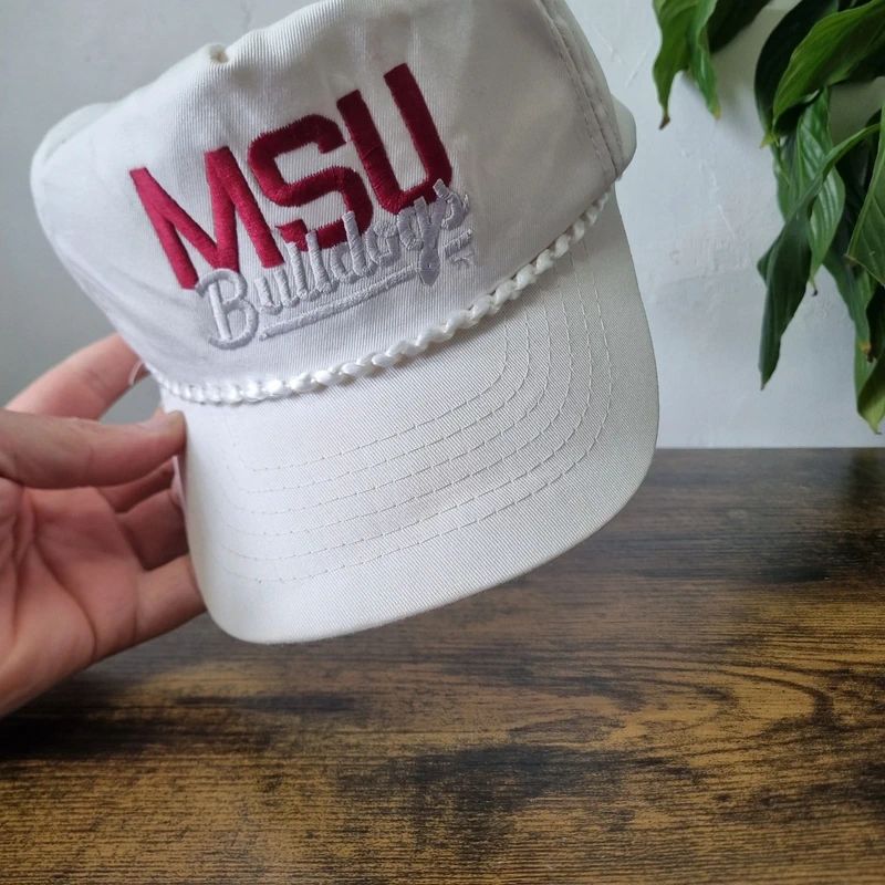 Vintage American Trucker Hat Snapback cap one size adjustable white MSU bulldogs
