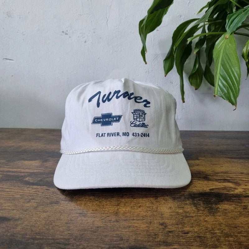Vintage American Trucker Hat Snapback cap one size adjustable white Chevrolet turner dealer