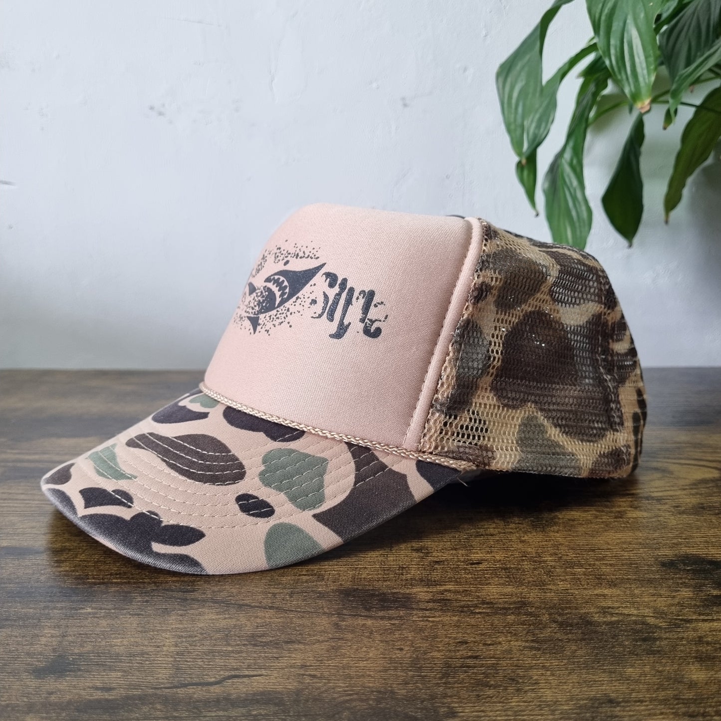 Vintage American Trucker Hat Snapback cap one size adjustable beige camo shark