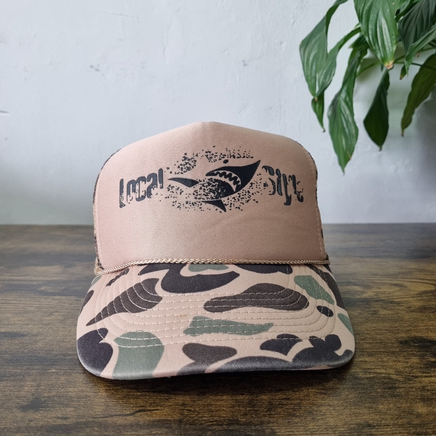 Vintage American Trucker Hat Snapback cap one size adjustable beige camo shark