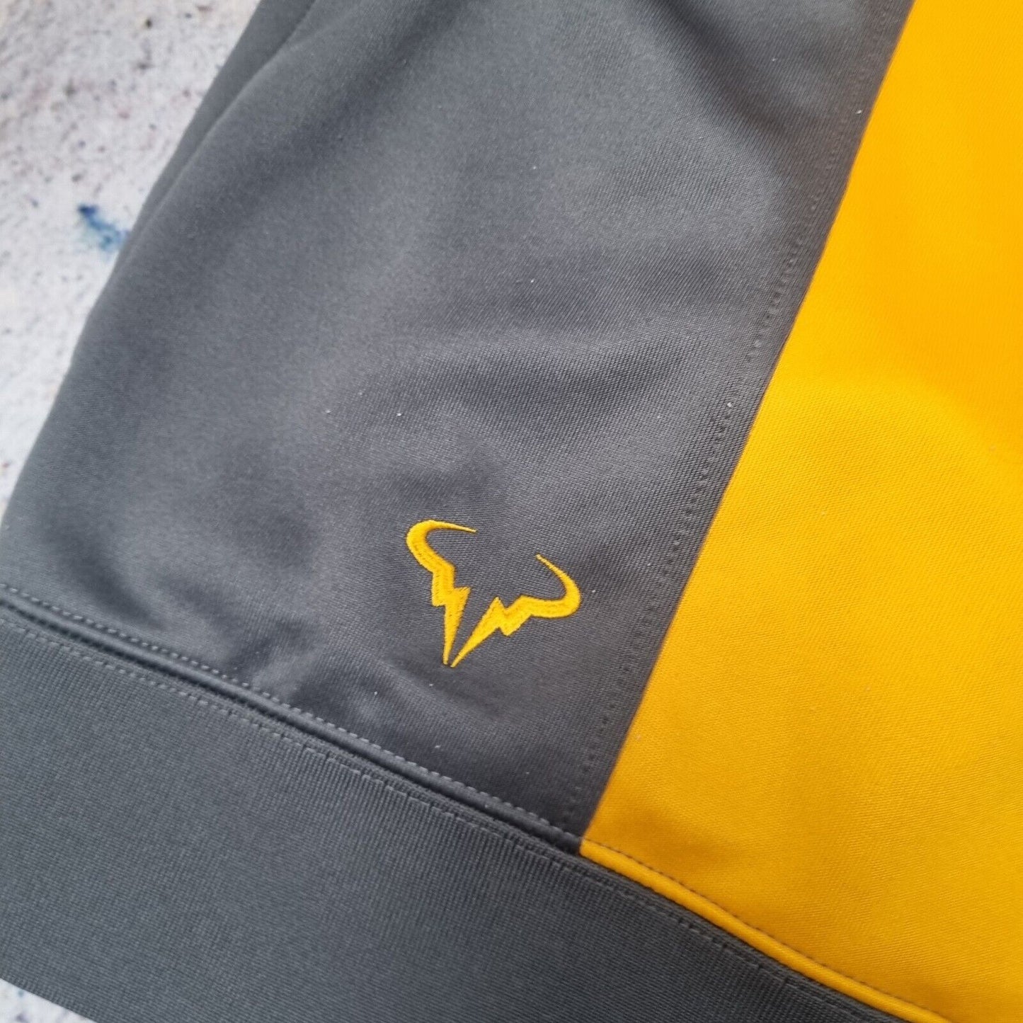 Nike Rafa Nadal 2010 World Tour Jacket, Size XL White Yellow Grey