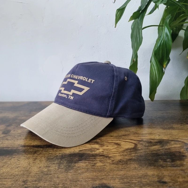 Vintage American baseball Hat Snapback cap one size adjustable navy beige Chevrolet dealer