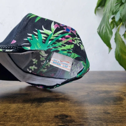 Vintage American Trucker Hat Snapback cap one size adjustable black green leaf print vermeer