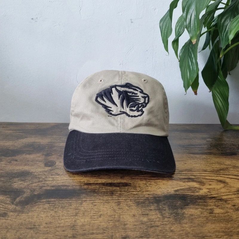 Vintage American Baseball Hat Snapback cap one size adjustable missouri tigers cream black