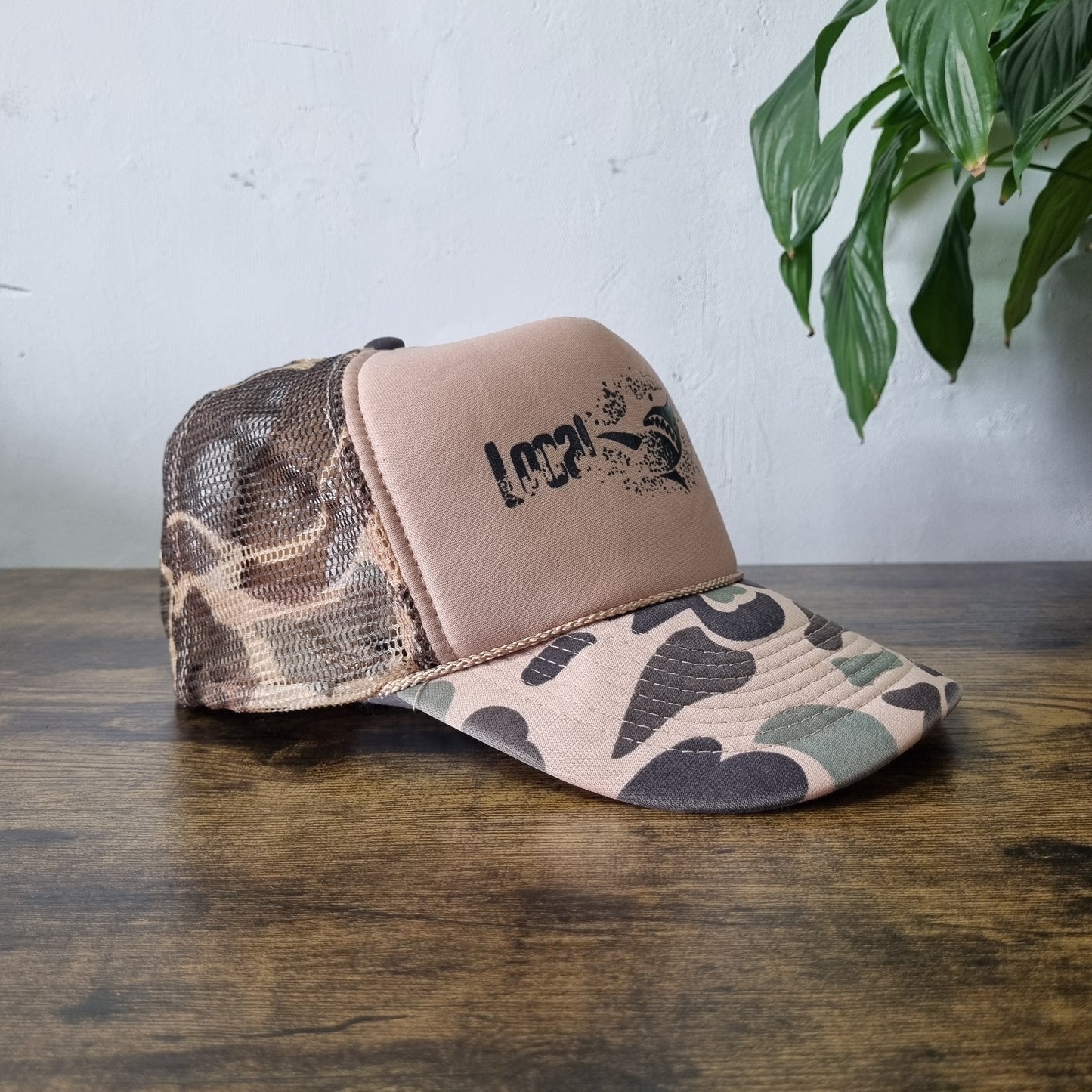 Vintage American Trucker Hat Snapback cap one size adjustable beige camo shark