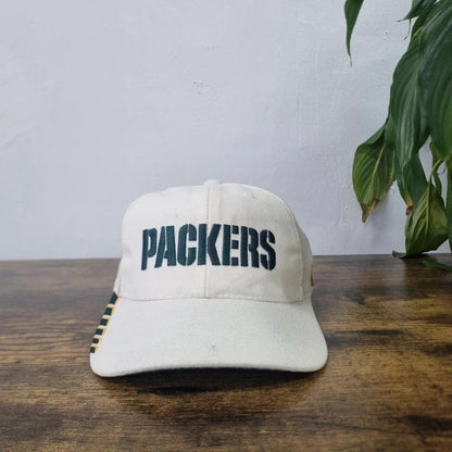vintage 90s Packers embroidered logo snapback hat basbeall cap cream green