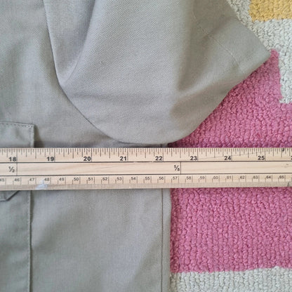 Vintage Dickies Boxy Fit Cropped Shirt Short Sleeve Medium plain beige Button Up Skater Y2K Surf