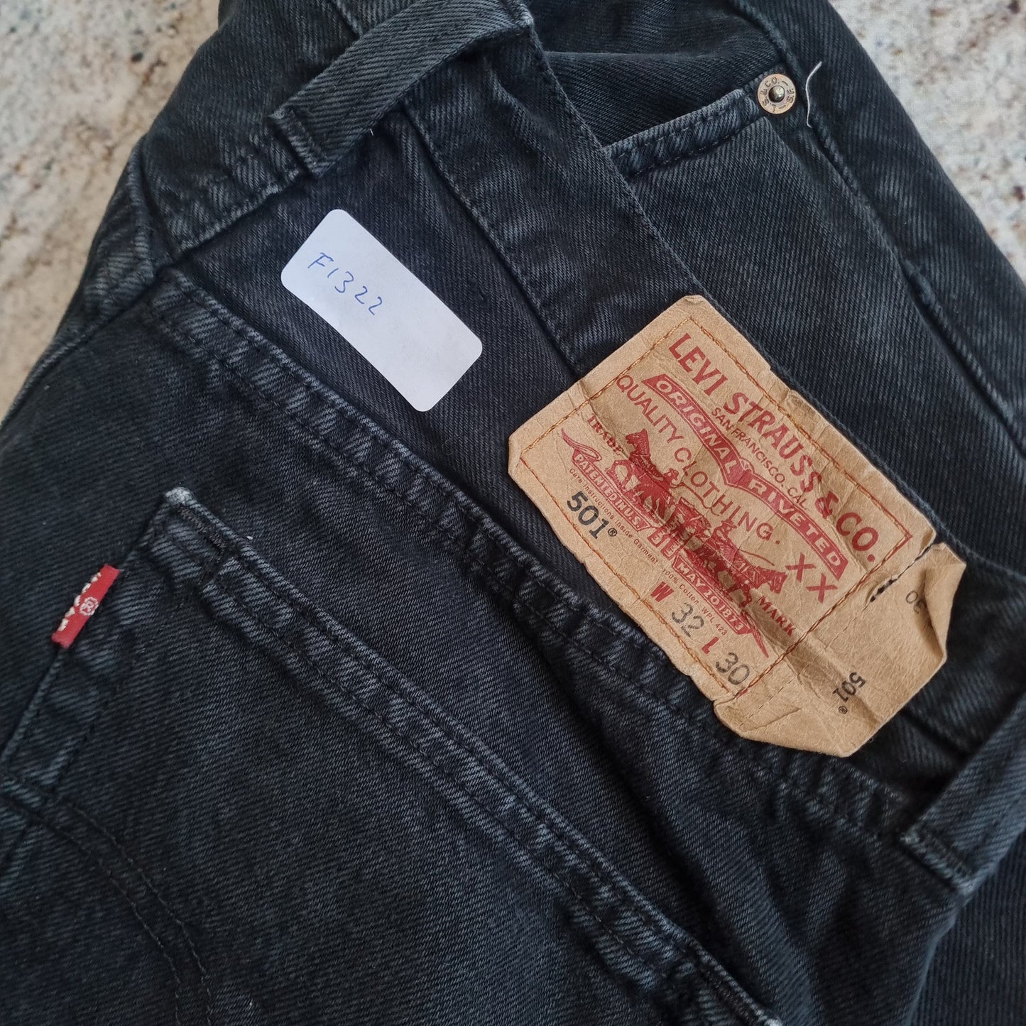 Levi's 501 Jeans Denim Straight Leg Button Fly - Size W31 L30 - Black
