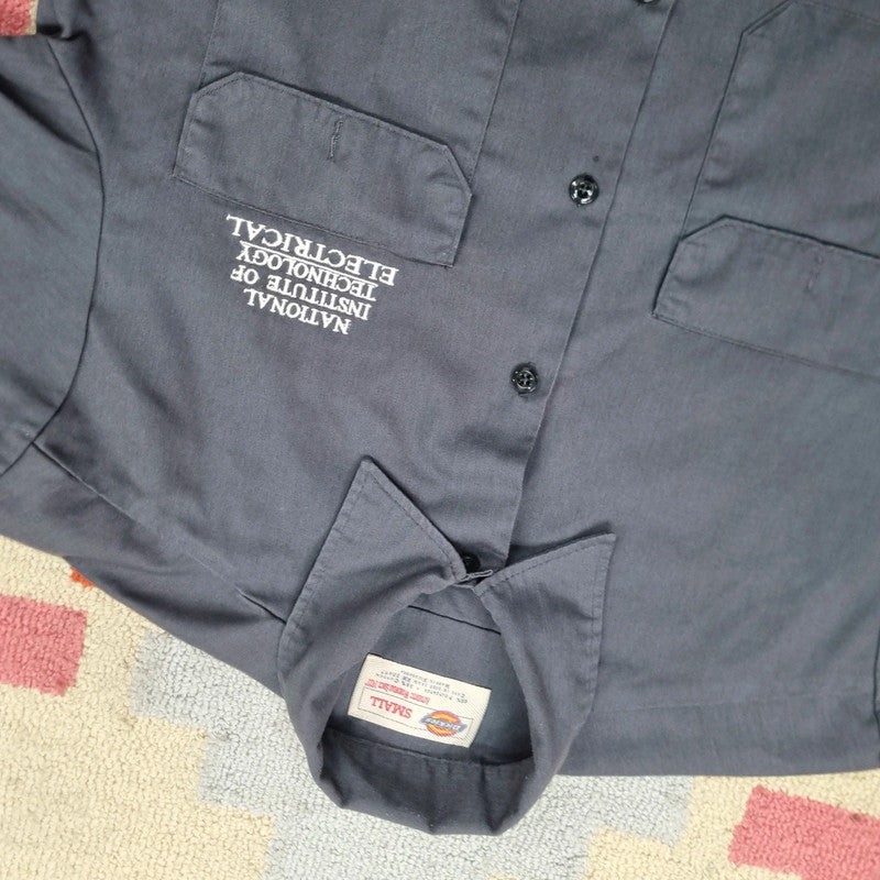 Vintage Dickies Boxy Fit Cropped Shirt Short Sleeve Small plain grey Button Up Skater Y2K Surf