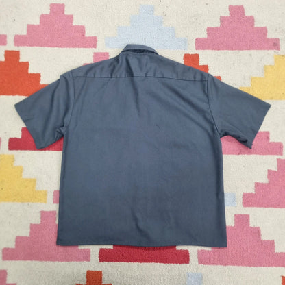 Vintage Dickies Boxy Fit Cropped Shirt Short Sleeve Medium plain Grey Button Up Skater Y2K Surf