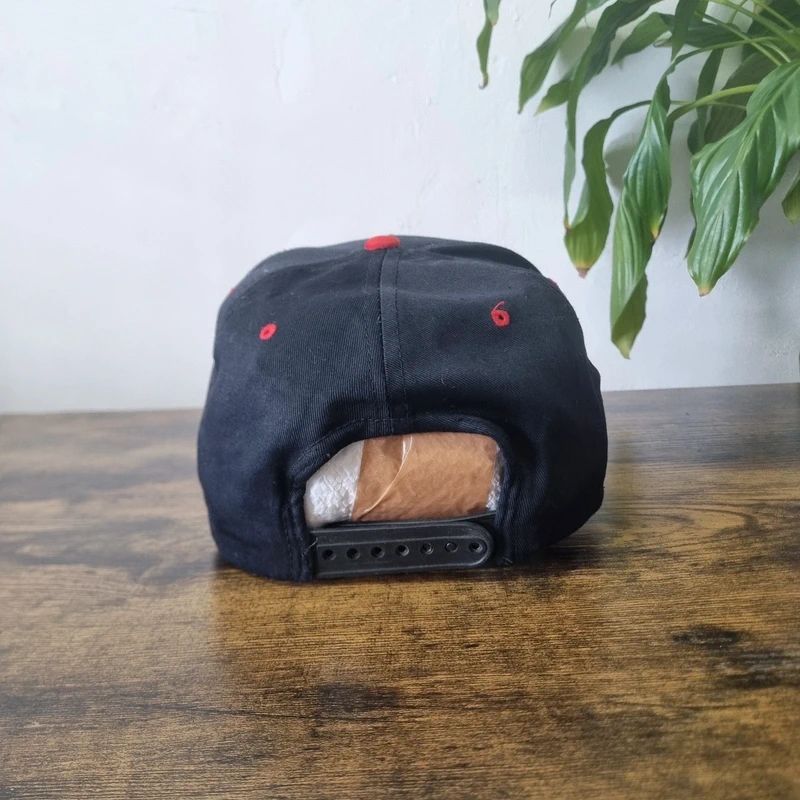 Vintage American Trucker Hat Snapback cap one size adjustable black red paragon electric