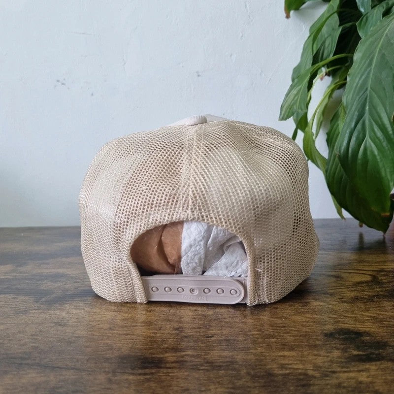 Vintage American Trucker Hat Snapback cap one size adjustable cream Alaska Dog